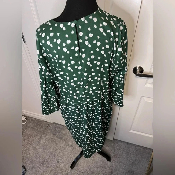 NWT | Amazon Essentials |  Green Floral Flowy Long Sleeve Dress | Size L [45] - Picture 5 of 7